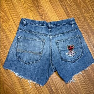 VTG Avirex Y2K Cut-Off High Waisted Cross Crest embroidery Shorts Size 34.